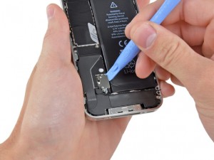 Hogyan cseréljük ki az akkumulátort az iPhone 4, lépésről lépésre
