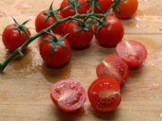 Канапе з в'яленими помідорами