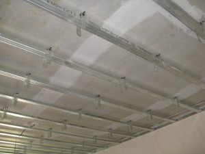 Cadru pentru placi de gips-carton pe tavan
