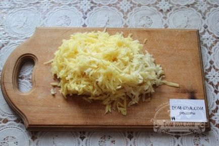 Cartuș de cartofi cu brânză de vaci într-o rețetă multivariată cu fotografie