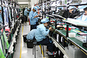 Fabrică chineză pentru producerea de telefoane - magazine de asamblare