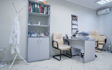 Clinica de practică privată, strada Bolotnikovskaya, 5, clădirea 2