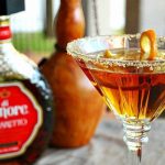 Cocktail-uri cu amaretto la domiciliu - top 10 retete