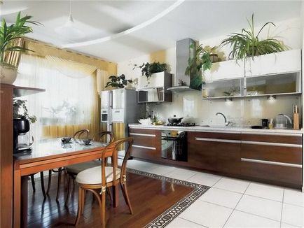 Podea combinată în bucătărie - țiglă și laminat