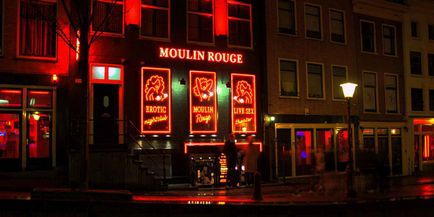 Trimestrul lanternelor roșii din Amsterdam, cât de mult sunt serviciile prostituatelor, atracțiilor, unde