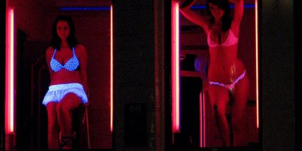 Trimestrul lanternelor roșii din Amsterdam, cât de mult sunt serviciile prostituatelor, atracțiilor, unde