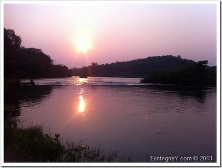 Лаоські села шашлик і укус невідомої риби, σustegney