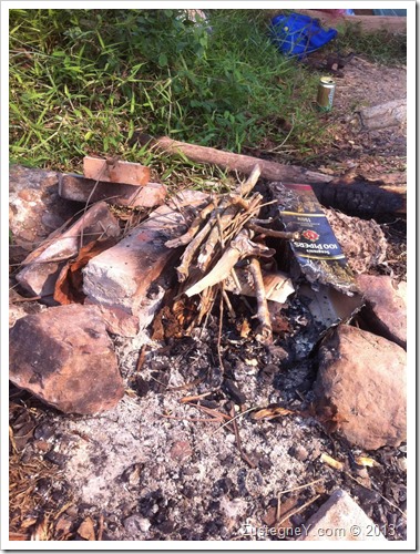 Laotian satul shish kebab și mușcătura de pește necunoscut, sustegney