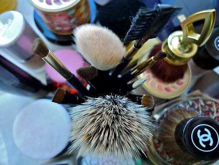 O revizuire a periilor pentru make-up, noi tradiții - stilul de viață al pieptului