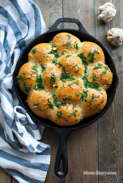 Pampushki cu usturoi pentru poveste borsch - mama