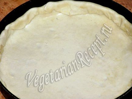 Пиріг з сирою картоплею, помідорами і перцем - рецепт з фото