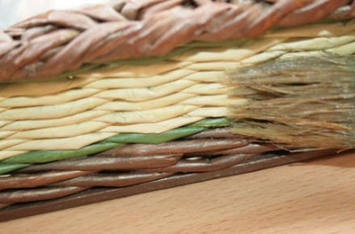 Weaving újság tubulusok (szövés) Weaving újság csövek