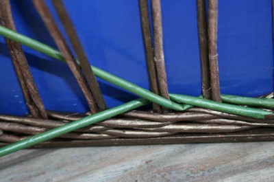 Weaving újság tubulusok (szövés) Weaving újság csövek