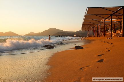 Oludeniz strand kék lagúna Belcekiz, kidrak (Törökország)