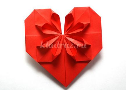 Cadou din flori de origami - flori din hârtie cu mâinile proprii