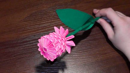 Cadou din flori de origami - flori din hârtie cu mâinile proprii