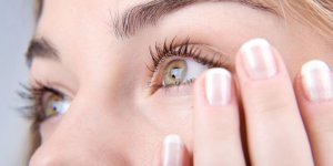 Izomrángás a felső szemhéj - függetlenül attól, hogy veszélyes, és mi okozza