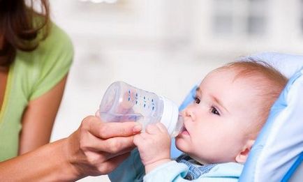 Чи корисно вживання води для немовляти