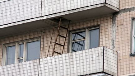 Scările de incendiu pe balcon ce să fac, pot tăia sau curăța