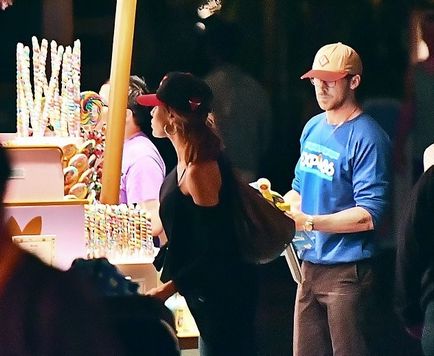 Ryan Gosling și Eva Mendes au petrecut o seară în Disneyland - arată știri despre afaceri și știri seculare
