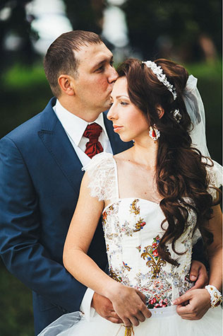 Razdolnaya esküvő a stílus az orosz Szergej és Anna