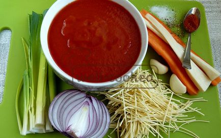 Рецепт томатного супу з макаронами