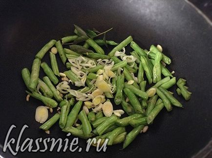 Orez cu fasole verde pentru garnituri, retete vegetariene clasice
