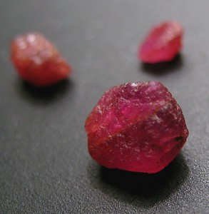Рубін, сапфір і смарагд - мої улюбленці, прикраси з натуральних каменів