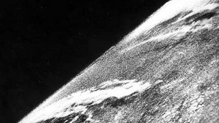Prima fotografie a pământului din spațiu