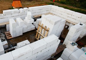 Cum să începeți construcția pereților casei cu propriile mâini