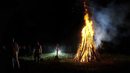 Visul a visat un foc într-un vis în care focul visează