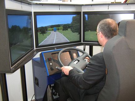 Merită meritat să stăpânești un simulator de conducere online pentru a studia regulile și caracteristicile de conducere