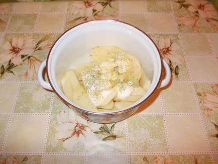 Sertés burgonyával kemencében recept egy fotó