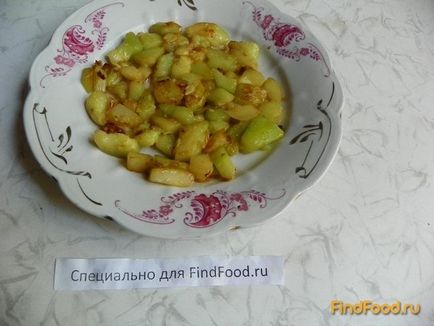 Salată caldă cu rețetă de pui și dovlecei cu fotografie