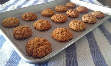 Învățați cum să preparați biscuiți delicioase și cum să pregătiți aluatul