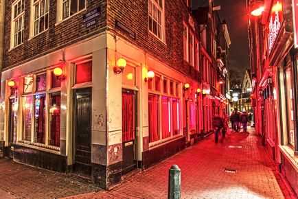 Lumina roșie a străzii din Amsterdam (fotografie, descriere)