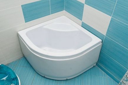 Baie cu design cabină de duș și caracteristici interioare