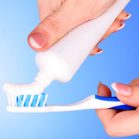 Вибір кращої відбілюючої зубної пасти неупереджені поради