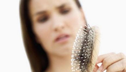 Căderea părului deoarece afectează femeile