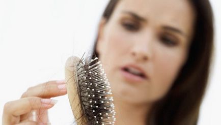 Căderea părului după naștere - cauze și tratament, cum se poate opri