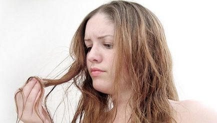 Căderea părului după naștere - cauze și tratament, cum se poate opri