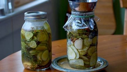 Хрусткі мариновані огірки - простий рецепт на зиму