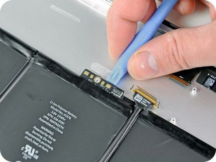 Înlocuirea bateriei în ipad 2, service și repararea mărului