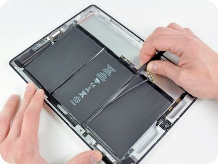 Înlocuirea bateriei în ipad 2, service și repararea mărului