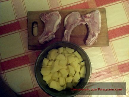 Carne de porc cu carne de porc cu cartofi în rețeta culinară cuptor cu o fotografie din paragrame
