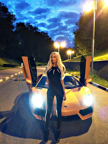 Alena Shishkova și micile ei glume