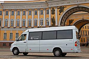 Închirierea și închirierea de autobuze în St. Petersburg, închirierea unui autobuz pentru o nuntă la prețul de 1500