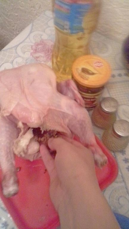 Azerbajdzsán étel - levengi - töltött csirke dió