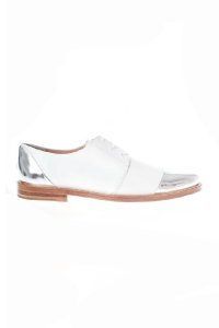 Бели обувки - какво да облека, 50 възможности за снимка