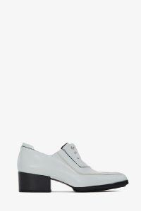 Fehér cipő - mit vegyek fel, 50 lehetőség közül fotó